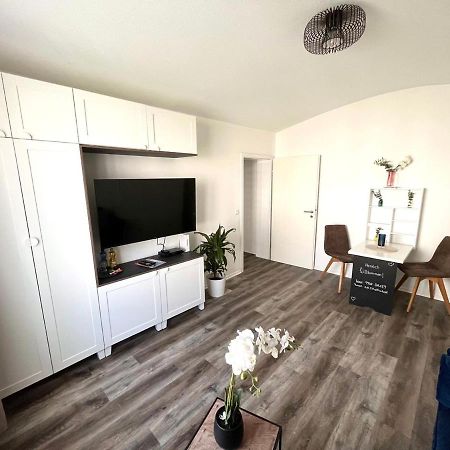 40 Qm Appartment Parkplatz, Balkon,Netflix, Prime 开姆尼茨 外观 照片