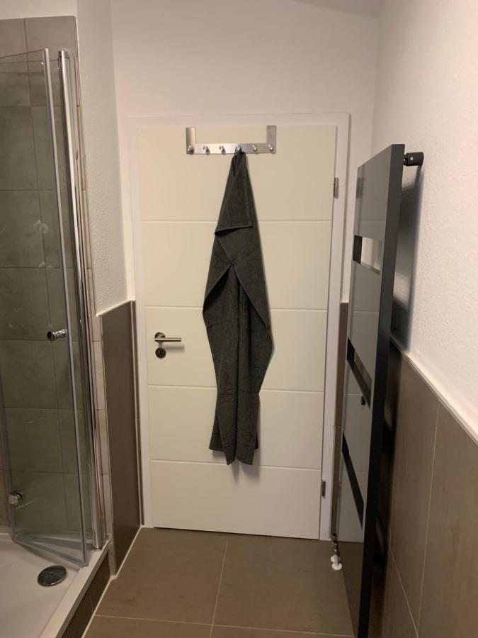 40 Qm Appartment Parkplatz, Balkon,Netflix, Prime 开姆尼茨 外观 照片